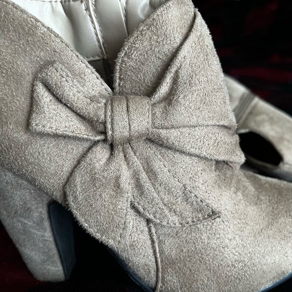 Booties - Picture 3 of 5